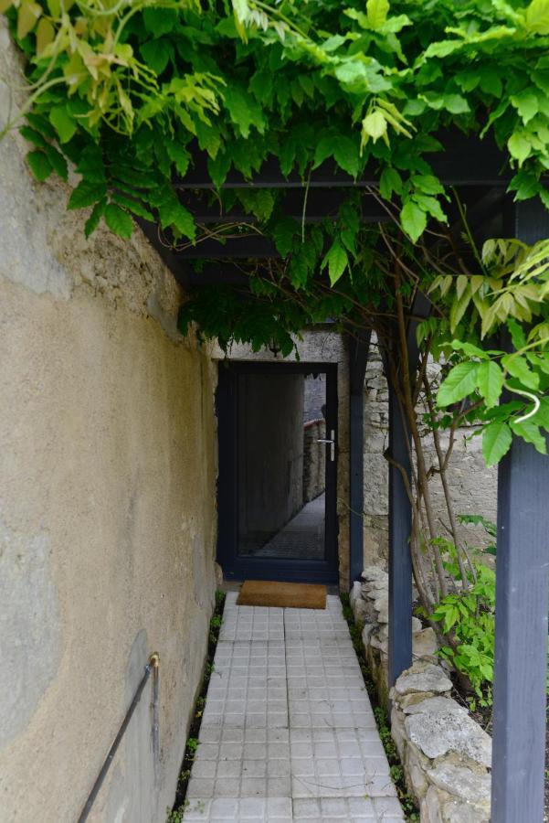 Chez Pique-Fesse Chambre D'Hote Saint-Martin-L'ars ภายนอก รูปภาพ